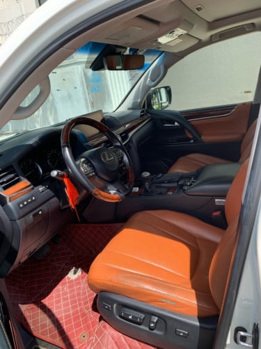 Sale Luxus sport plus LX570 2017 Space Arab