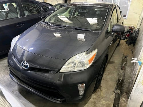 Toyata Prius 2012 option 3 solar  ក្រដាសពន្ធ