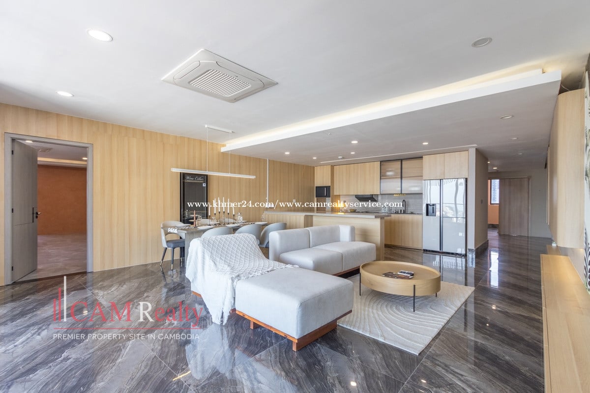 5 Bedroom Penthouse Serviced Apartment For Rent in Toul Kork