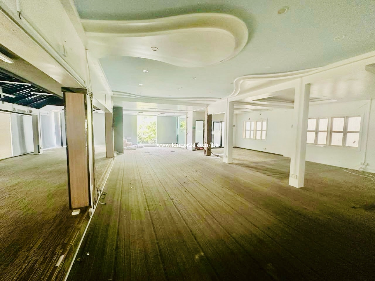 Commercial Shop-Showroom For Rent In BKK1, Main Road, l16x20m, 03 Floors,6,000$, Good 4All Business