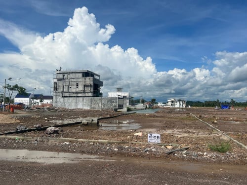 ដីសង់ផ្ទះលំហែលក់បន្ទាន់