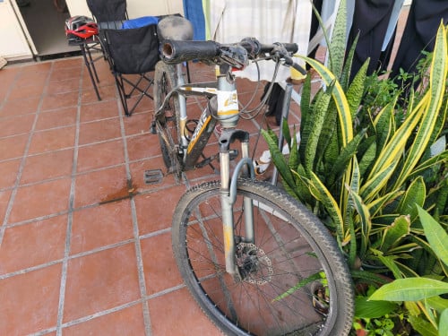 កង់ភ្នំ ឈប់ជិះ