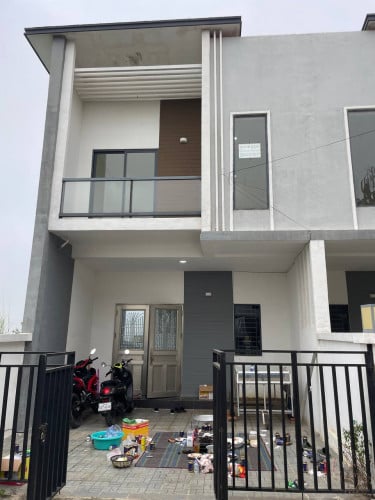 ផ្ទះវីឡាកូនកាត់ ចង់លក់វិញ​ តម្លៃក្រោមទីផ្សារ