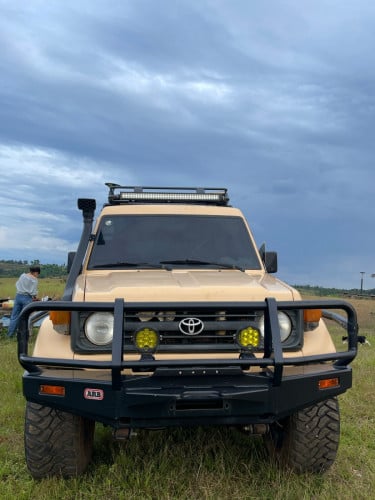 ឡានលក់ ក្រដាសពន្ធ