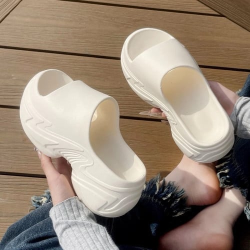 ស្បែកជើង