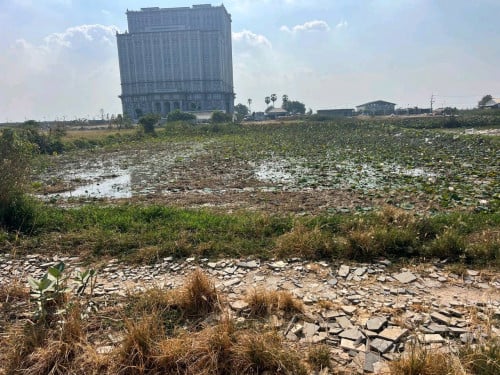 ដីលក់នៅជិតអគា ប ស ស