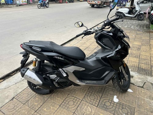 លក់ម៉ូតូ ADV Japan 160cc 2025  ទិញថ្មីកេះ​ បាន5ថ្ងៃ​ ប្រេីបាន200Km