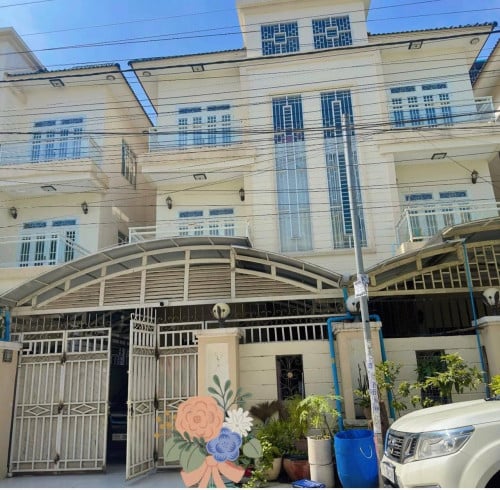 វីឡាភ្លោះ (Twin Villa) សម្រាប់ជួល​​​ រឺលក់ នៅក្នុងបុរី លឹមឈាងហាក់ចំការដូង