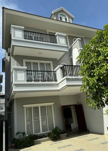 4 Bedroom villa for rent