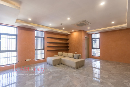 5 Bedroom Penthouse Serviced Apartment For Rent in Toul Kork