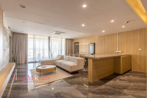 5 Bedroom Penthouse Serviced Apartment For Rent in Toul Kork