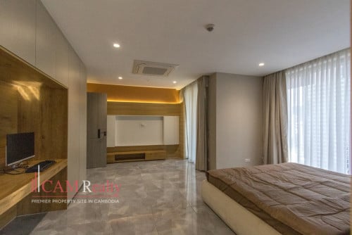 5 Bedroom Penthouse Serviced Apartment For Rent in Toul Kork