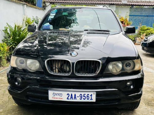 BMW X5 ឡាននៅស្អាតនៅជិះរាល់ថ្ងៃ 4xxx$ ចាប់អារម្មណ៍ចរចារបាន