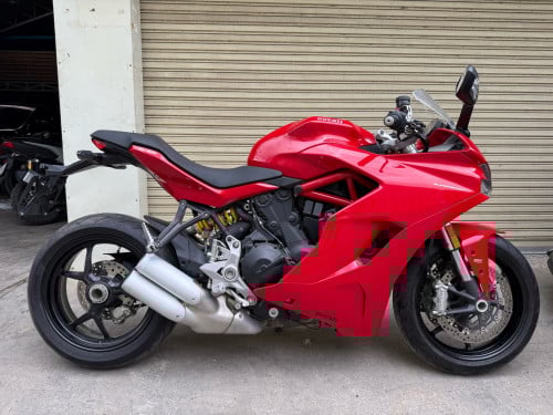 Ducati Super Sport 737