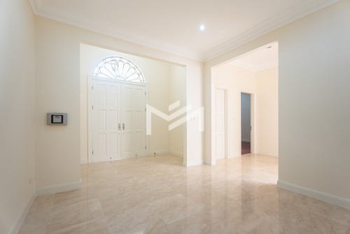 Villa 5 Bedrooms For Rent At Grand Phnom Penh.