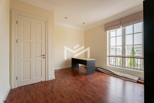 Villa 5 Bedrooms For Rent At Grand Phnom Penh.