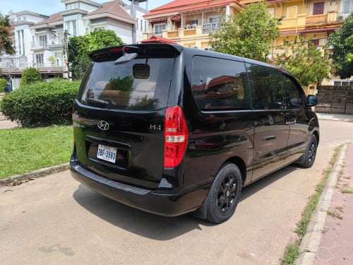 Hyundai H-1 2012 (ក្រុមហ៊ុន)