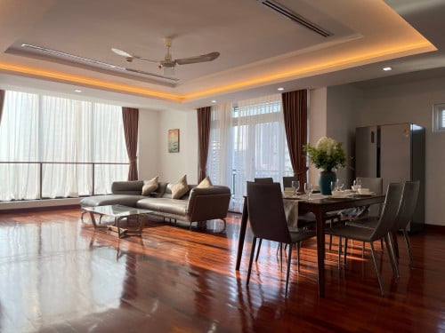 Premium 3 Bedrooms Serviced Apartment in BKK1 available now on 11th floor