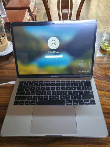 Sell MacBook Pro 2017 ram16gb 512gb (A1708) good condition