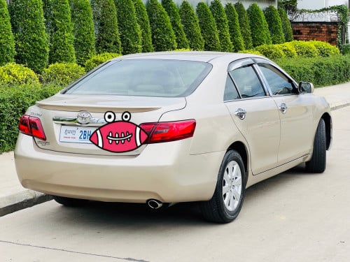 Toyota Camry XLE YEAR 2007  full gold colour