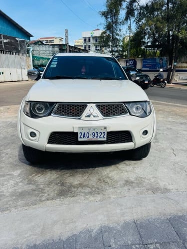 Triton 2013 អូតូប៉ុង1សាច់ដែកស្អាតអត់បុកប៉ះ