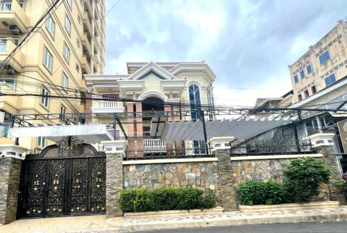 VILLA FOR RENT IN TUOL TOMPONG AREA