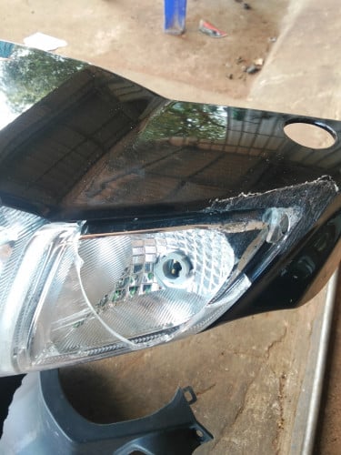 ក្បាលម៉ូតូលក់