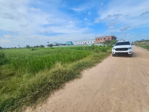 ដីលក់បន្ទាន់ ៖ នៅជិតបុរី, ភូមិត្រពាំងចក, សង្កាត់ព្រៃវែង ខណ្ឌដង្កោ​ រាជធានីភ្នំពេញ