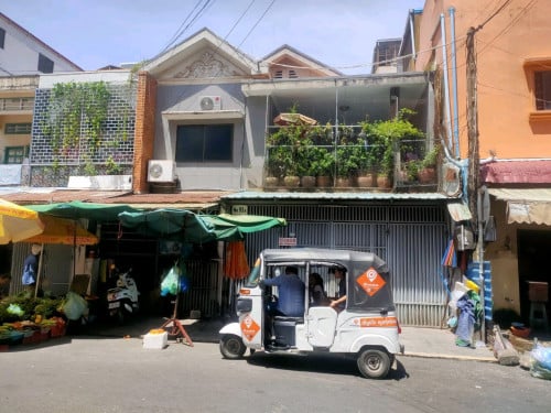 ផ្ទះអាជីវកម្មជាប់ផ្សារសាមគ្គី