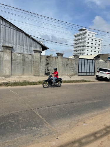 ផ្ទះ និង ឃ្លាំង