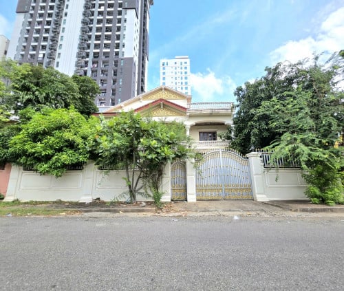 ផ្ទះវីឡាសម្រាប់លក់នៅទួលគោក