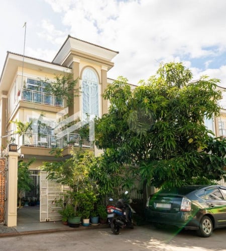 ផ្ទះលក់ក្រោមទីផ្សារ