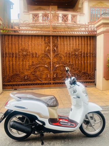 ស្កុបពី