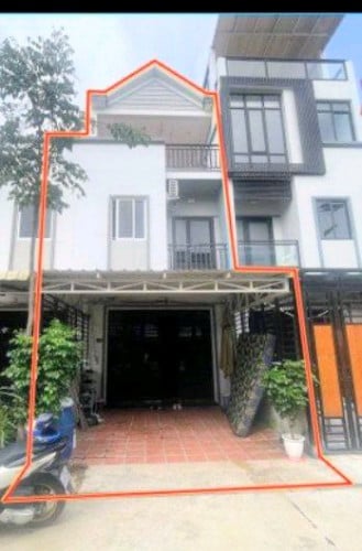 វីឡាលក់បន្ទាន់(ក្រុងតាខ្មៅជិតព្រលានយន្តហោះថ្មី)