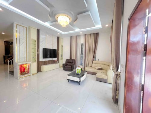 វីឡាភ្លោះសម្រាប់លក់​បន្ទាន់ នៅបុរីវិមានភ្នំពេញ ស្ថិតនៅគម្រោង១0