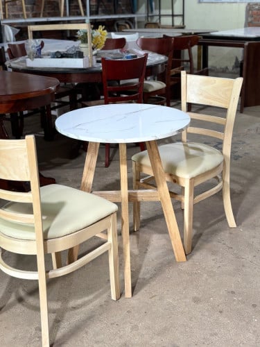 តុ​កាហ្វេ​កៅអី​2