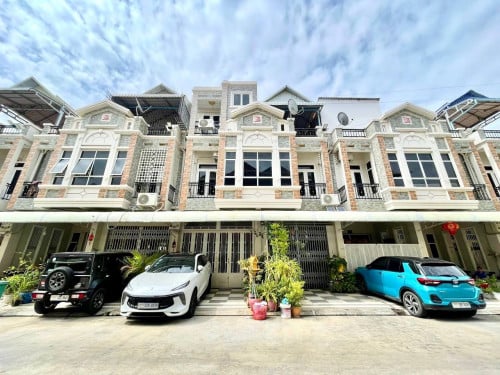 ✅វីឡាកូនកាត់ លក់បន្ទាន់! បុរីលឹម ឈាងហាក់ ទួលសង្កែ