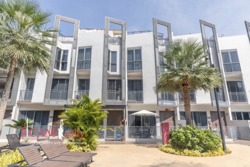 5 Bedrooms Cluster Villa For Sale In Borey The Palms