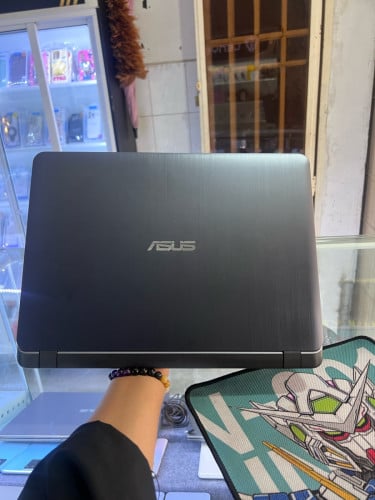 ASUS