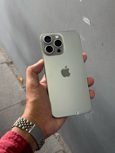 iPhone 15 pro max 256G ZP អេក្រង់សុីនមានស្កែន