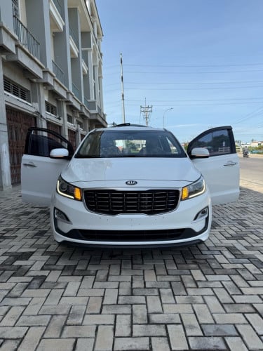 KIA carnival 2019