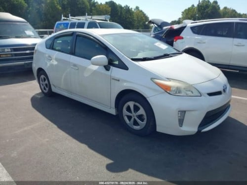 prius 013 Option 2 ឡានមកតាមផ្លូវ​ ឡានមូល​ ក្នុង​លឿង​