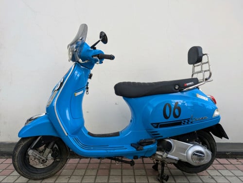 Vespa LX