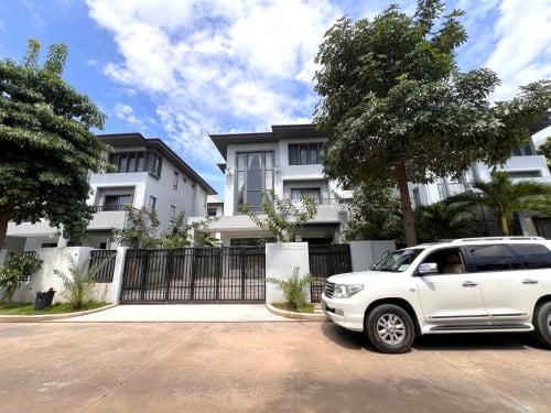 Villa for Rent at Chip Mong Parkland 598, Phnom Penh