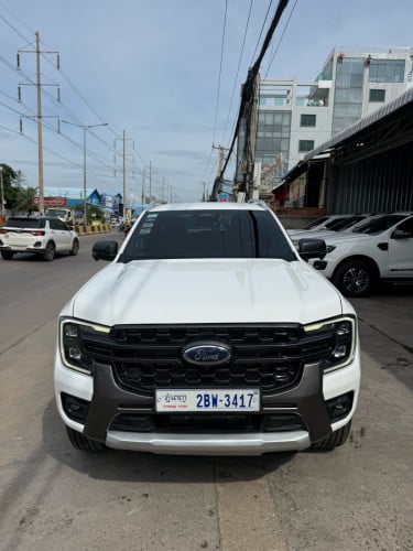 Wildtrak 2023 សុីន១ជុំស្គត់១ជុំ​ គីឡូតិច26000km