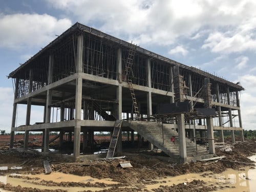 មានទទួលសិក្សាគម្រោង និងម៉ៅការសាងសង់