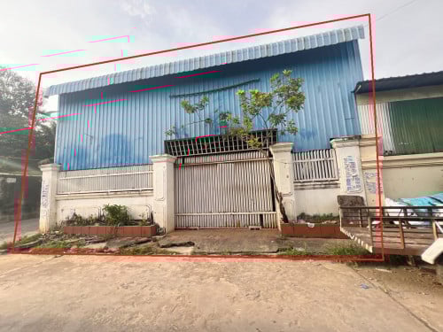 ឃ្លាំងសម្រាប់ជួលនៅសំរោងអណ្ដែត