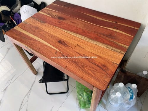 តុឈើធ្នង់