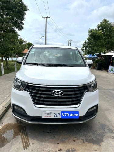 ម្ចាស់ដើមប្រើតិចតួចដឹកកូនទៅសាលា 2019 Hyundai H1-11កៅអីថ្នាំស៊ីន99%