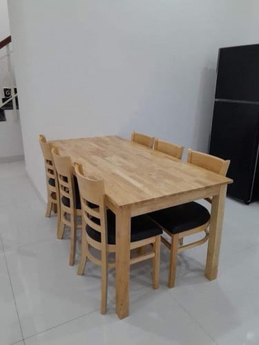 ឈុត​តុ​កៅអី​6